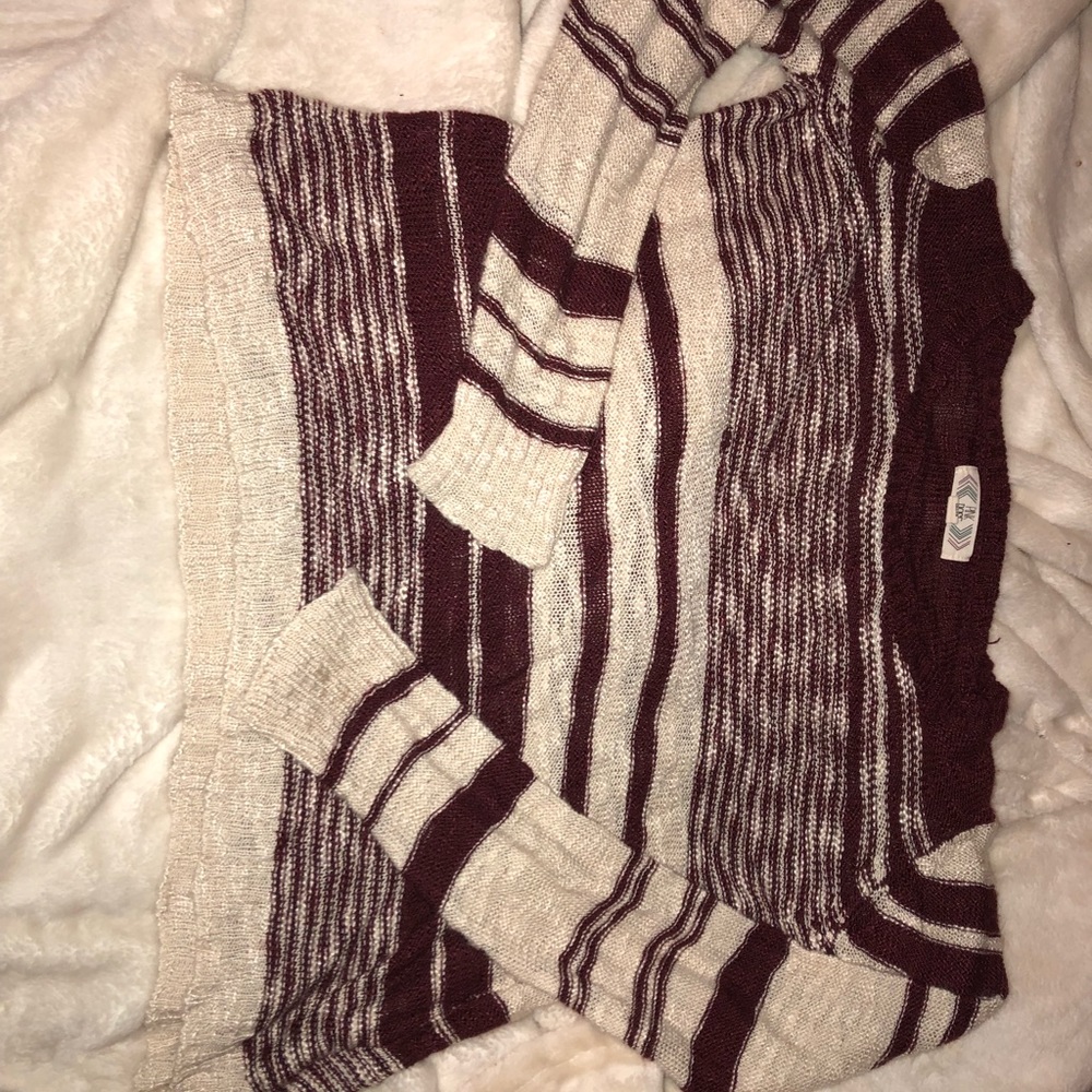 MOVING SALE Comfy sweater!